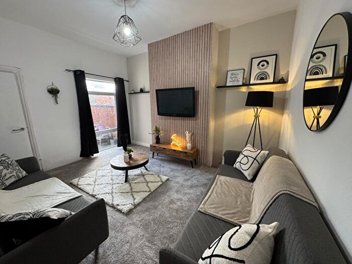 1 Bedroom House To Rent In Pershore Road - Room, Selly Park, West Midlands, B29