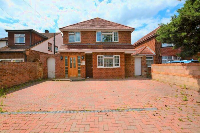 Studio To Rent In Albert Street, Slough, SL1