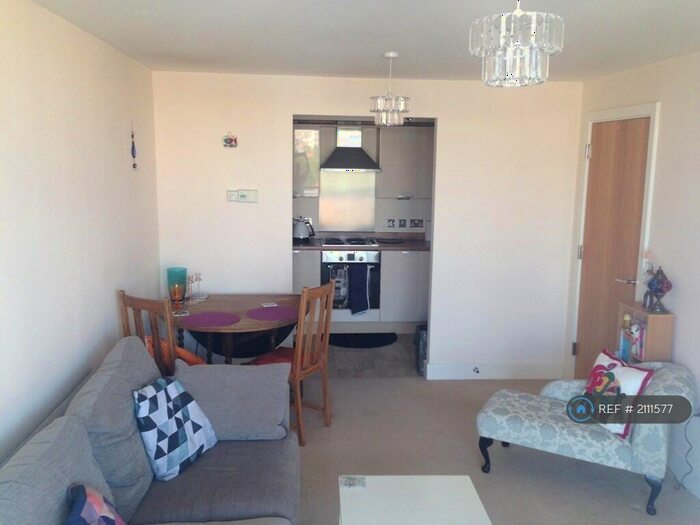2 Bedroom Flat To Rent In Longleat Avenue, Birmingham, B15