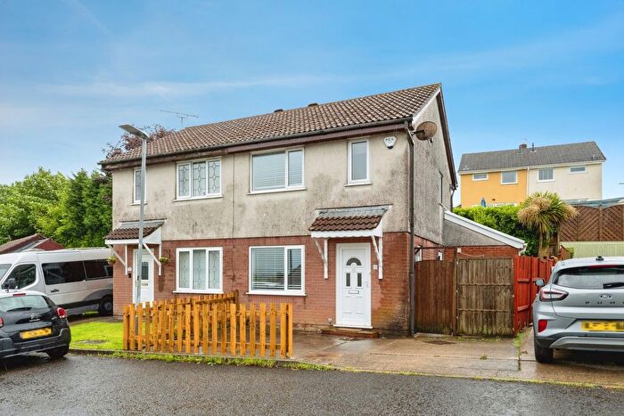 4 Bedroom Semi-Detached House For Sale In St Nicholas Close, Waunarlwydd, Swansea, SA5