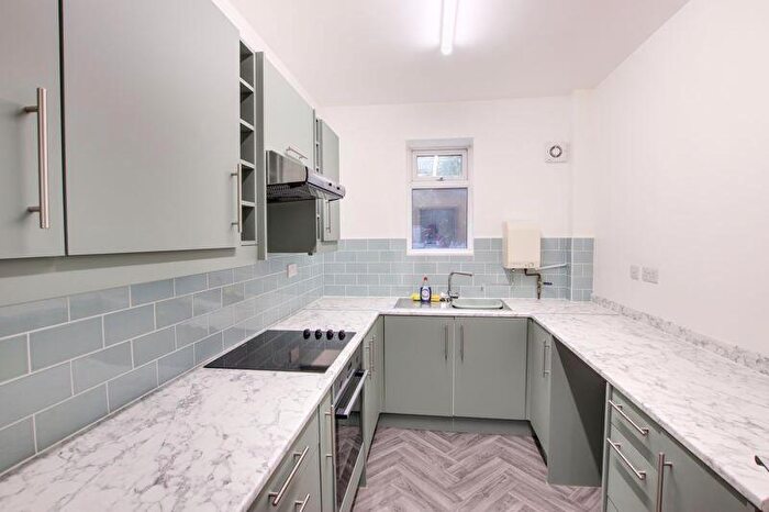 2 Bedroom Flat To Rent In Mortimer Street, Trowbridge, BA14