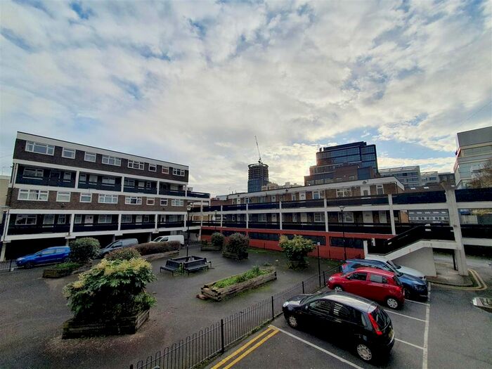 3 Bedroom Maisonette To Rent In Haberdasher Street, London, N1