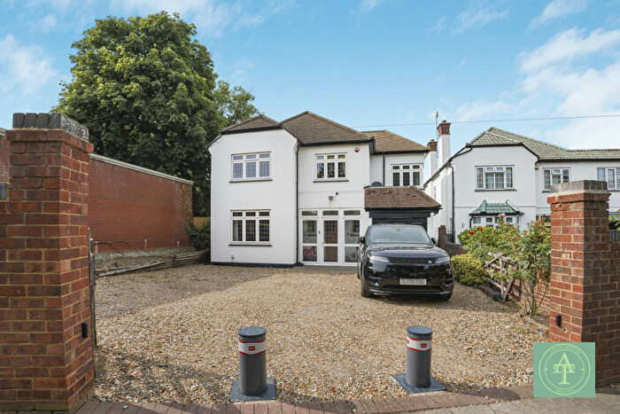 4 Bedroom Detached House For Sale In Houndsden Road, London, N21