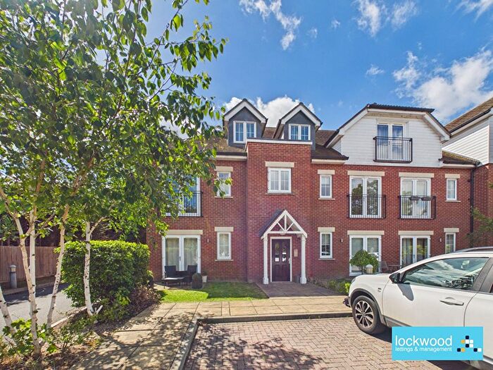 2 Bedroom Flat To Rent In Annett Close, Shepperton, TW17