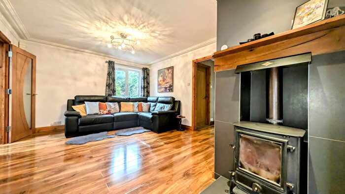 4 Bedroom Detached House For Sale In Firgrove Road, Whitehill, Hampshire, GU35