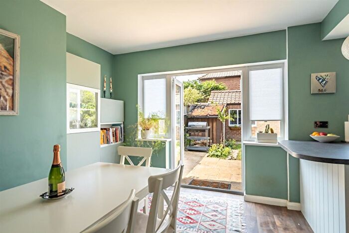 4 Bedroom Semi-Detached House For Sale In Pinelands Way, Osbaldwick, York, YO10