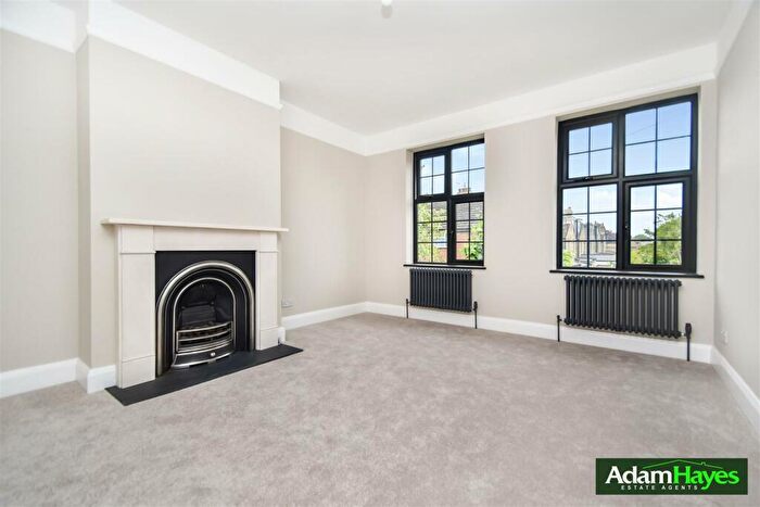 2 Bedroom Apartment To Rent In Stapylton Road, Barnet, EN5