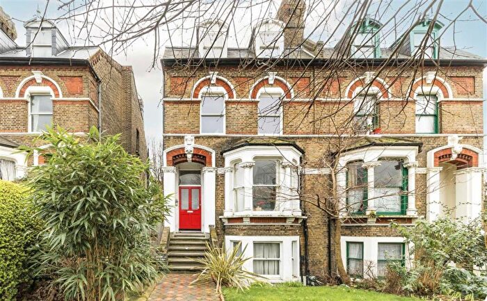 2 Bedroom Flat To Rent In New Cross Road, New Cross, SE14