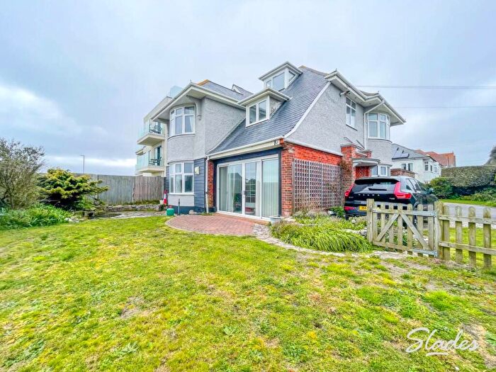 2 Bedroom Flat To Rent In Grand Avenue, Southbourne, Dorset, BH6