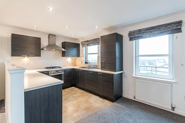 2 Bedroom Flat To Rent In L – Bughtlin Market, Edinburgh, EH12