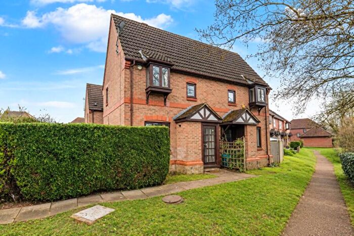 1 Bedroom Semi Detached House To Rent In Devoil Close, Guildford, GU4