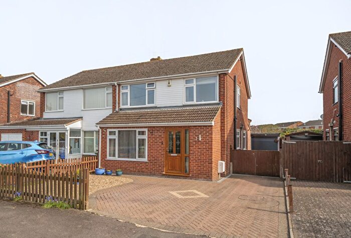 3 Bedroom Semi Detached House For Sale In Rosefield Crescent, Tewkesbury, Gloucestershire, GL20