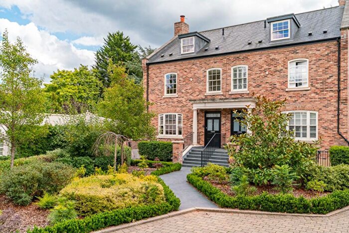 5 Bedroom End Of Terrace House For Sale In White Horse Close, Hertingfordbury, Hertford, SG14