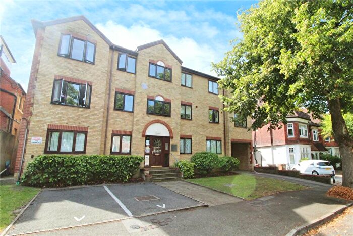 2 Bedroom Flat To Rent In Egmont Road, Sutton, Surrey, SM2