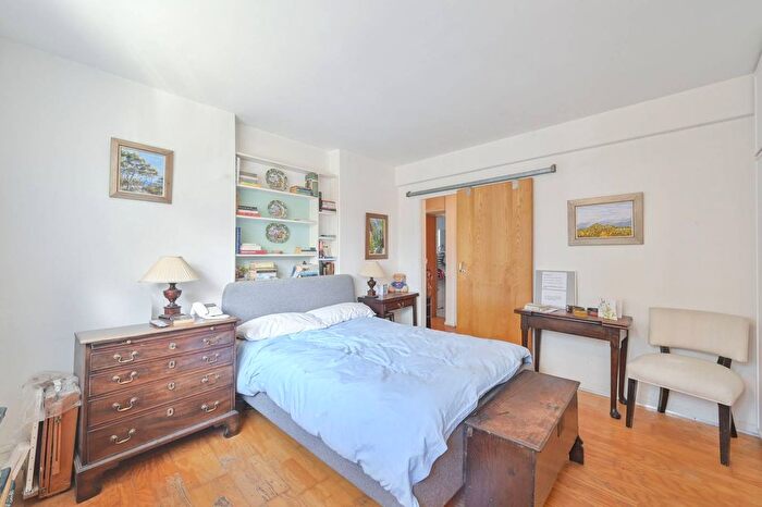 1 Bedroom Flat For Sale In Grosvenor Lodge, , Pimlico, London, SW1