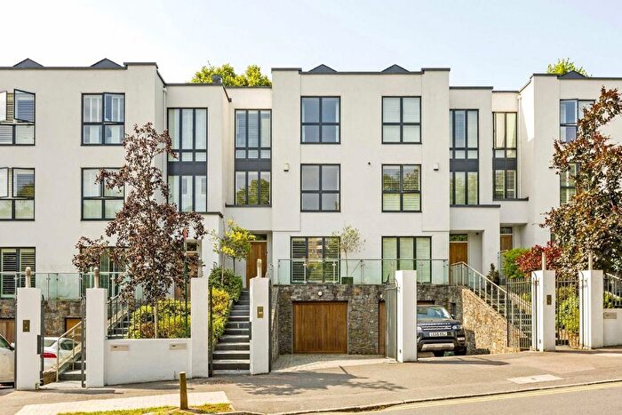 5 Bedroom Property To Rent In Queensmere Road, London, SW19