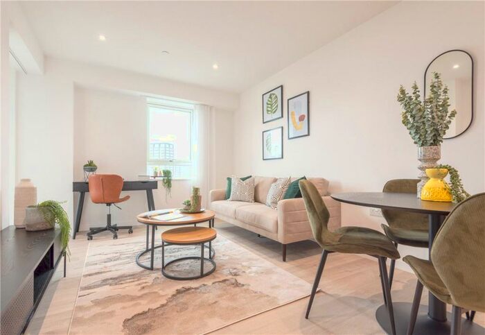 2 Bedroom Apartment To Rent In Heartwell Avenue, London, E16