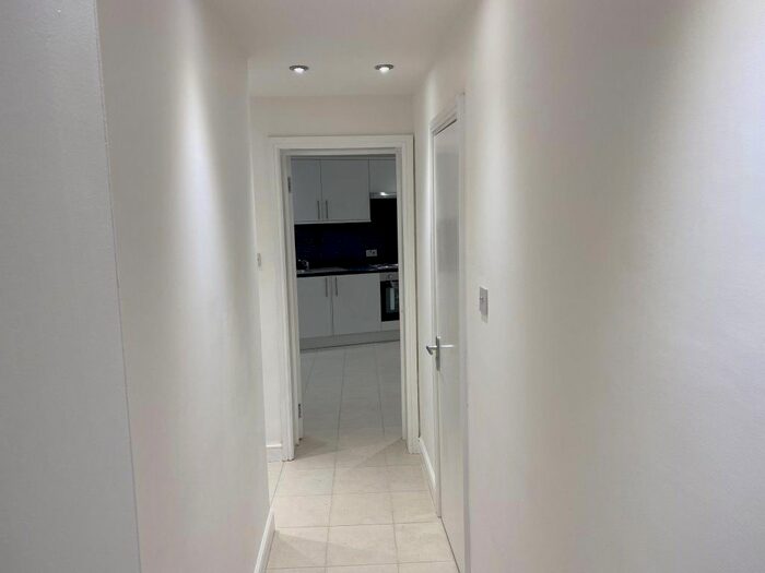 Studio To Rent In Devonshire Terrace, Paddington, W2