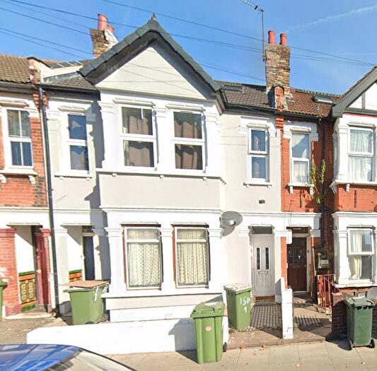 5 Bedroom Flat To Rent In Church Road, London, E12
