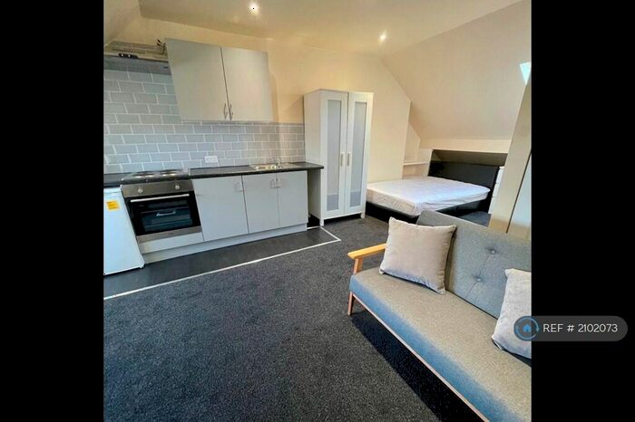 1 Bedroom Flat To Rent In Landseer Avenue, Leeds, LS13