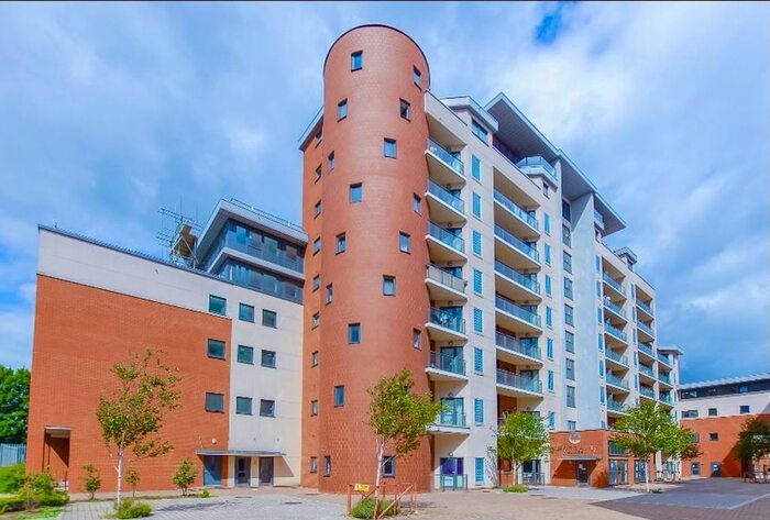 2 Bedroom Flat To Rent In Grays Place, Slough, SL2