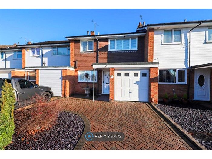 3 Bedroom Terraced House To Rent In Beacon Close, Uxbridge, UB8