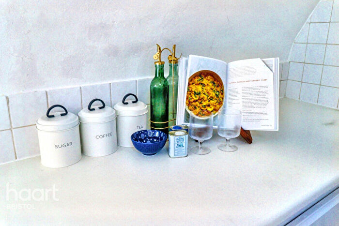 1 Bedroom Flat For Sale In Berkeley Crescent, Bristol, BS8