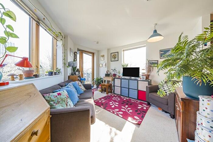 2 Bedroom Flat For Sale In Time House, Battersea, London, SW11