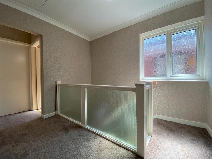 3 Bedroom Semi-Detached House For Sale In Millcroft, Crosby, Liverpool, L23