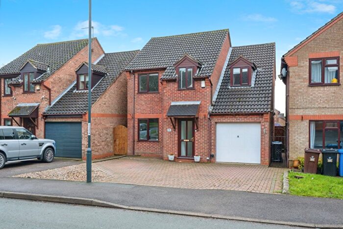 4 Bedroom Detached House For Sale In Silverburn Drive, Derby, DE21