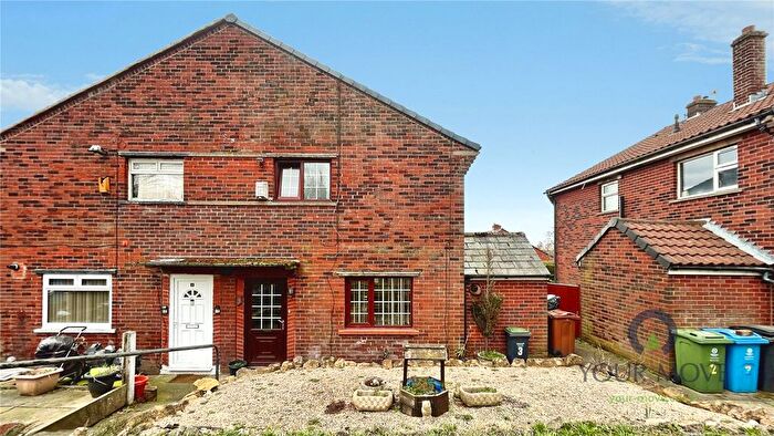 3 Bedroom Semi Detached House For Sale In The Grove, Shaw, Oldham, Greater Manchester, OL2