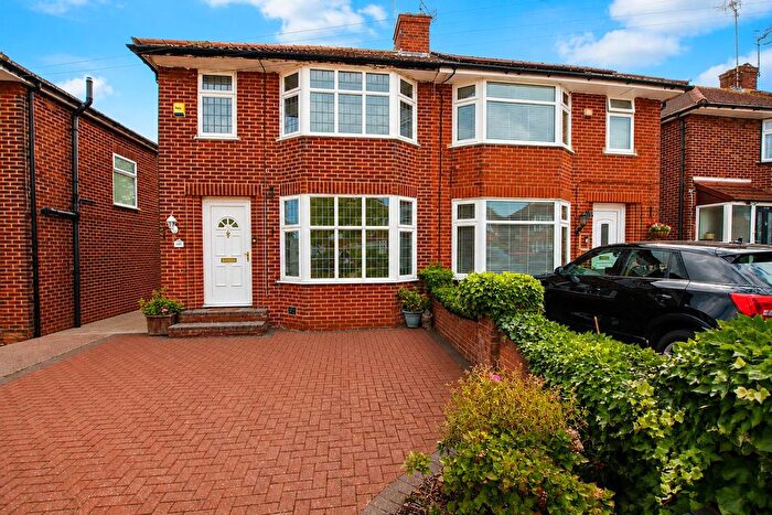 3 Bedroom Semi-Detached House For Sale In Bullhead Road, Borehamwood, WD6
