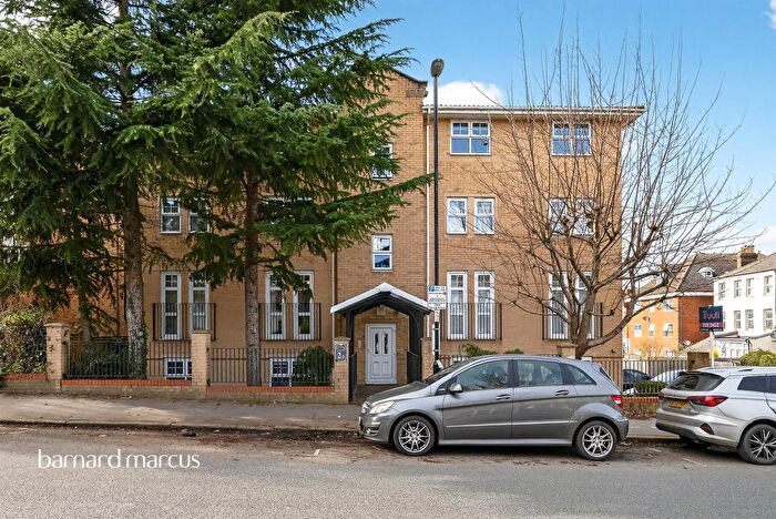 2 Bedroom Flat For Sale In Birdhurst Road, South Croydon, CR2