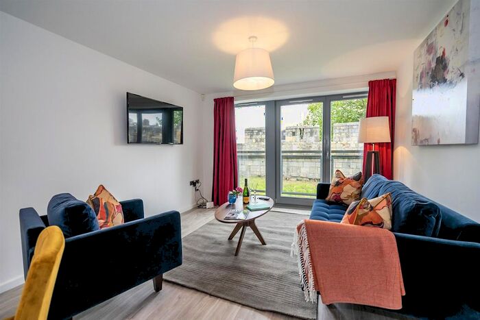 2 Bedroom Flat To Rent In Mcquades Court, York, YO1