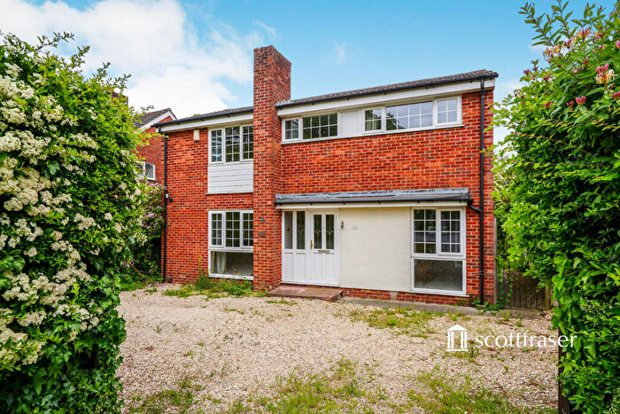 4 Bedroom Detached House To Rent In Banbury Road, OX2