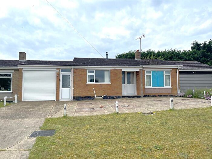 3 Bedroom Semi-Detached Bungalow For Sale In Fir Close, Barnby, Beccles, NR34