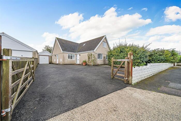4 Bedroom Detached Bungalow For Sale In Pencaerfenni Park, Crofty, Swansea, SA4