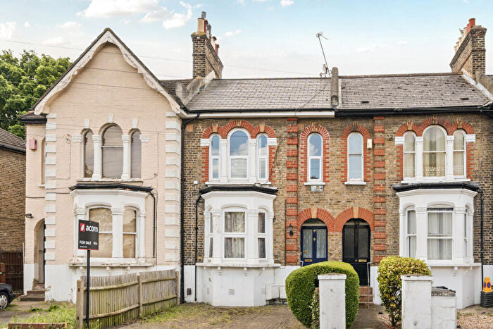 1 Bedroom Apartment For Sale In Barmeston Road, London, SE6