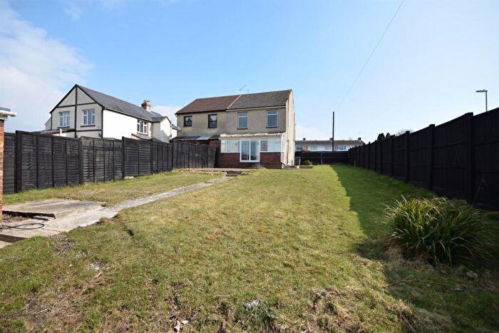 3 Bedroom Semi-Detached House To Rent In The Crescent, Waterlooville, PO7