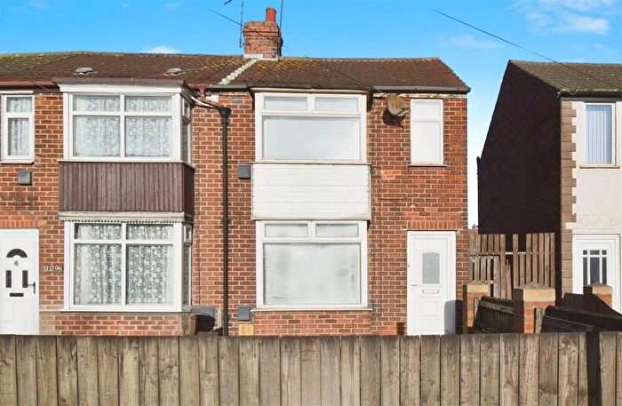 2 Bedroom End Of Terrace House For Sale In Hedon Road, Hull, HU9