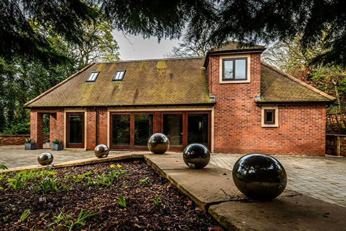 3 Bedroom Detached House To Rent In The Hollies, Sefton Drive, NG3