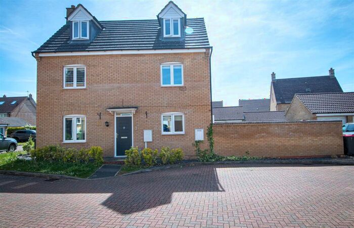 4 Bedroom Detached House To Rent In Oberon Way, Oxley Park, MK4