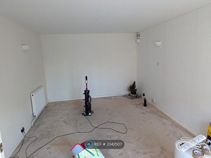 2 Bedroom Flat To Rent In Craven Avenue, London, W5