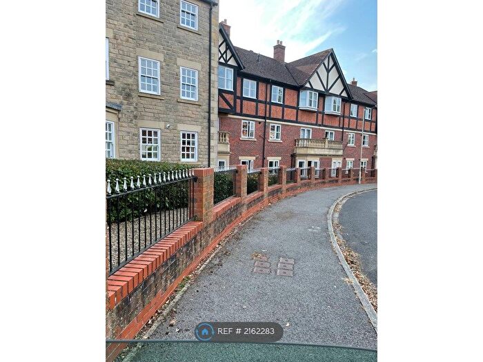 2 Bedroom Flat To Rent In Fenby Gardens, Scarborough, YO16