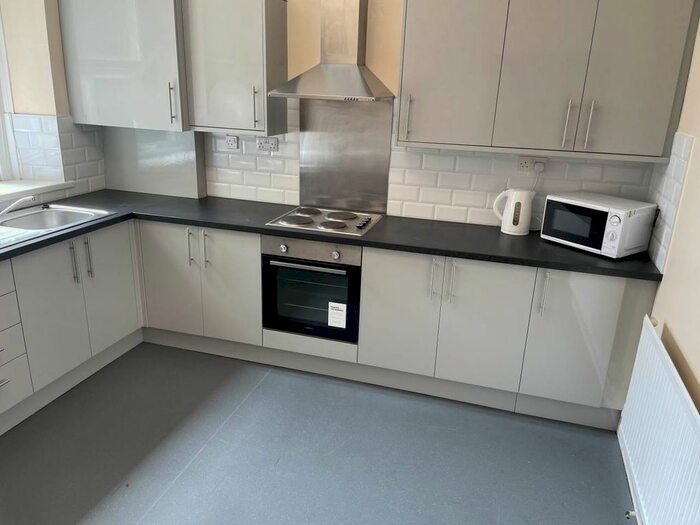 5 Bedroom Property To Rent In King Edwards Road, Brynmill, Swansea, SA1