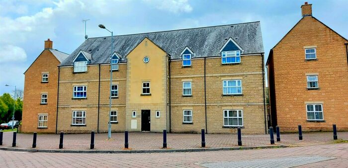 1 Bedroom Flat To Rent In Freestone Way, SN13
