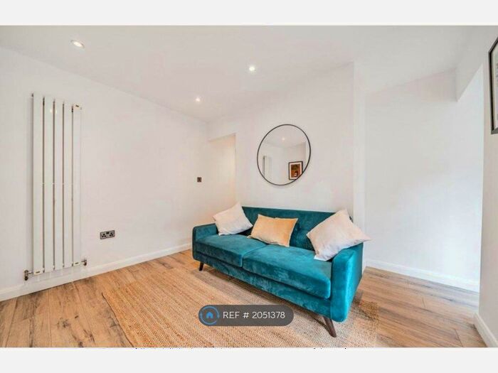 1 Bedroom Flat To Rent In Herne Hill, London, SE24