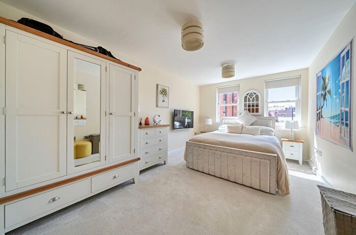 2 Bedroom Flat For Sale In Heritage Court, Lower Bridge Street, Chester, CH1