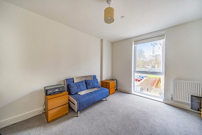 2 Bedroom Flat For Sale In Daly Close, Littlemore, OX4 - Photo 9