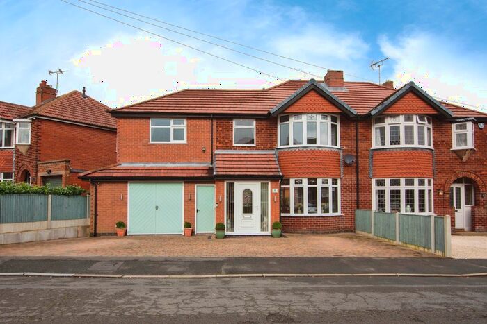 3 Bedroom Semi-Detached House For Sale In Cardale Road, Pleasley, Mansfield, NG19